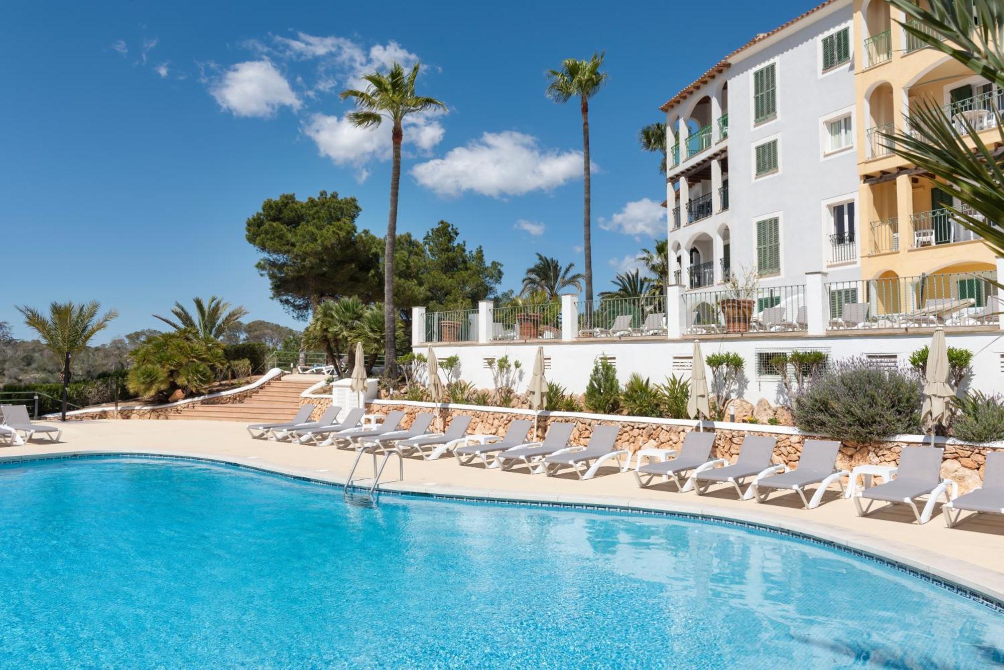 Ona Cala Pi Club Aparthotel 3*